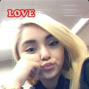 Meet your Posher, Victoria